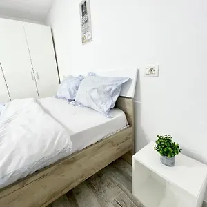 Apartament Temple 4, Bucureşti