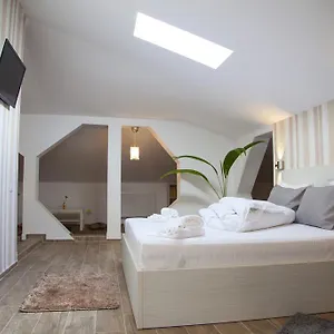 Hotel Nova, Bukareszt